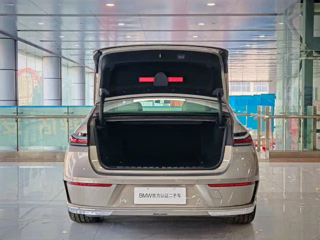 BMW i7 — Фото автомобиля 5