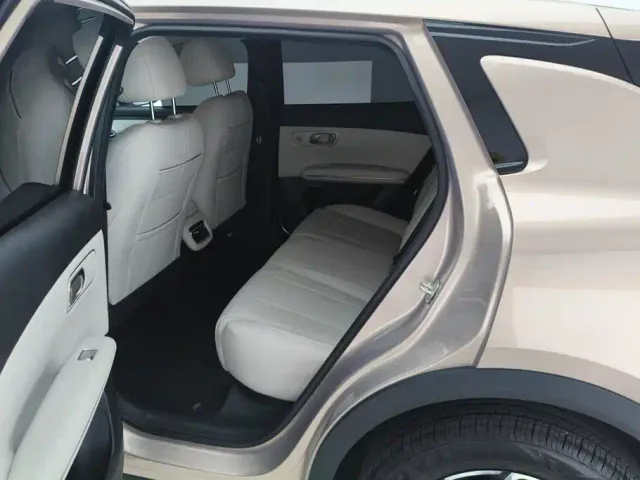Changan Qiyuan Q05 — Фото автомобиля 11