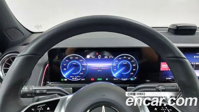 Mercedes-Benz EQB — Фото автомобиля 8