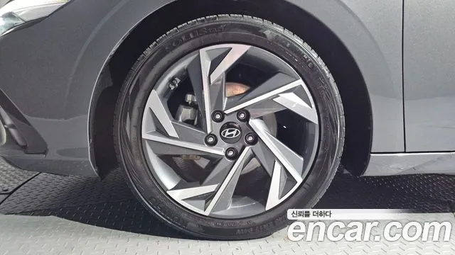 Hyundai Avante CN7 — Фото автомобиля 5