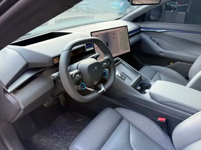 XPeng XPeng P7 — Фото автомобиля 13