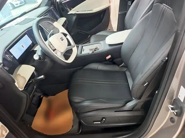 Geely Galaxy L7 — Фото автомобиля 14