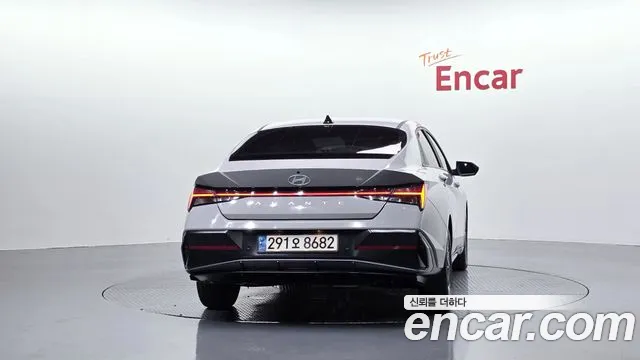 Hyundai Avante CN7 — Фото автомобиля 3