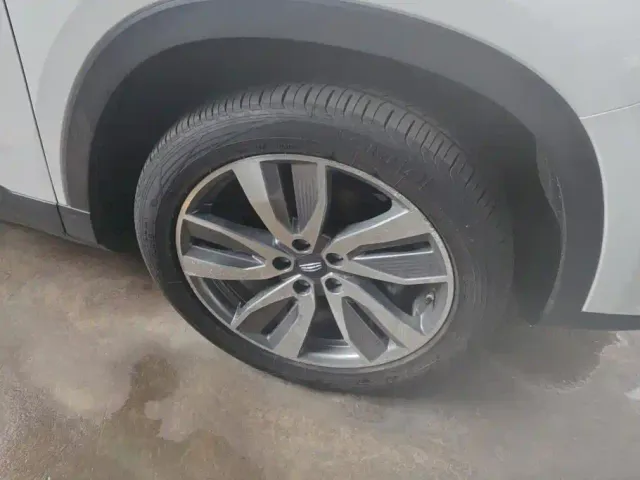 Geely Haoyue — Фото автомобиля 6