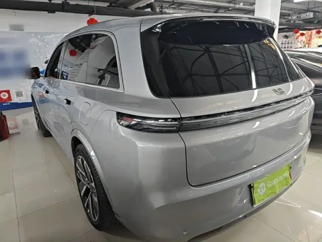 Li Auto L8 — Фото автомобиля 4