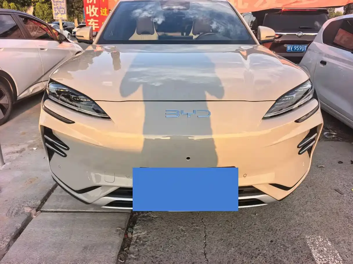 BYD Song PLUS PHEV 2025 EV 520km Luxury — Фото автомобиля 2