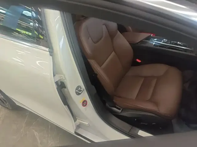 Volvo S60 — Фото автомобиля 24