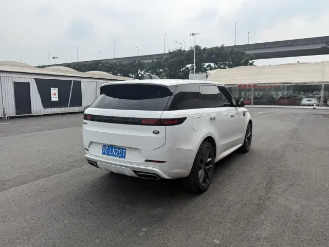 Land Rover Range Rover Sport — Фото автомобиля 13