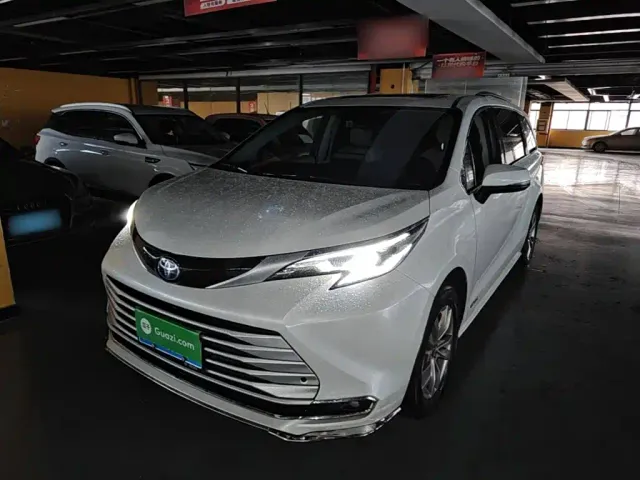 Фотография автомобиля — Toyota Sienna
