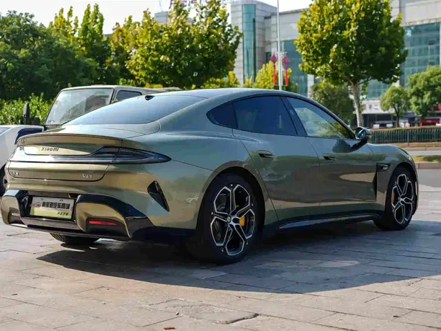 Xiaomi SU7 — Фото автомобиля 16