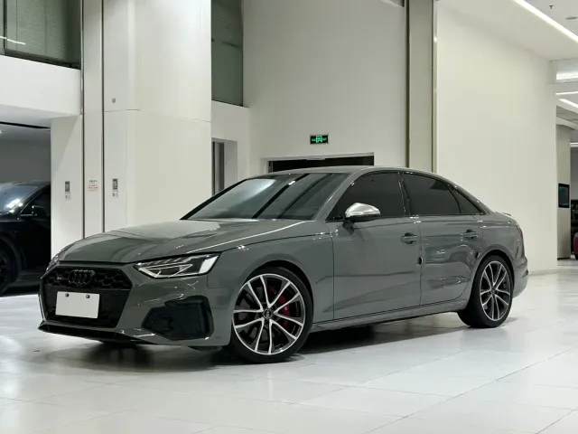 Фотография автомобиля — Audi S4