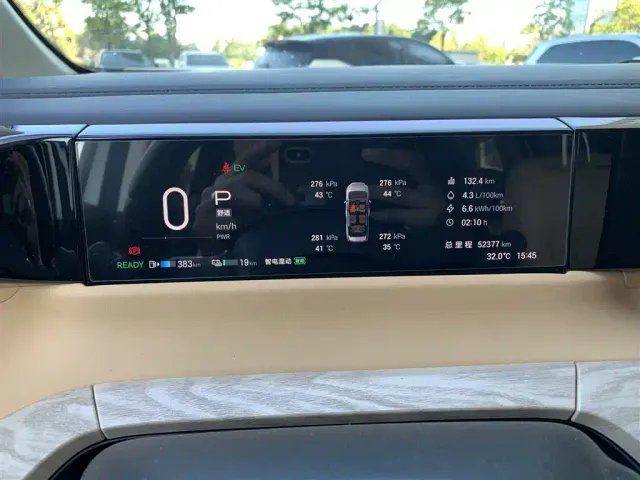 GAC Trumpchi E8 — Фото автомобиля 9