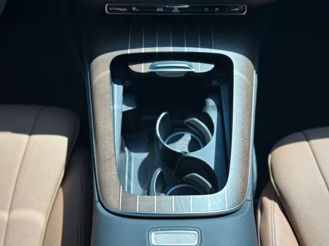 Mercedes-Benz E-Class — Фото автомобиля 13