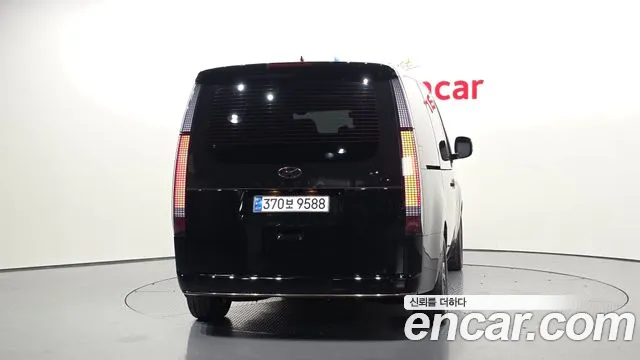 Hyundai Staria Staria Lounge 9 мест — Фото автомобиля 3