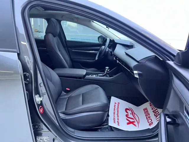 Mazda Axela — Фото автомобиля 18