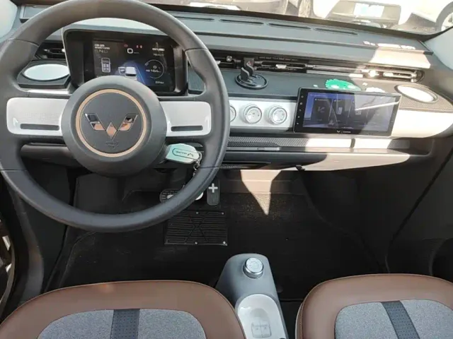 Wuling Hongguang Mini EV — Фото автомобиля 12