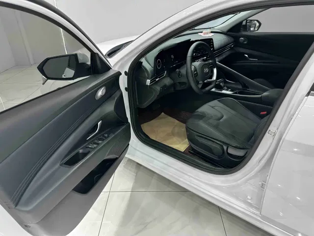 Hyundai Elantra — Фото автомобиля 7
