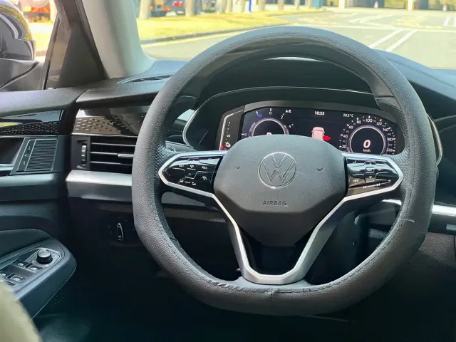 Volkswagen Passat — Фото автомобиля 19