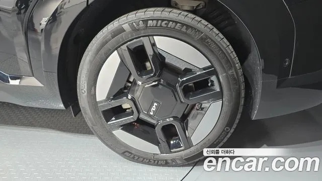 Kia EV9 — Фото автомобиля 6
