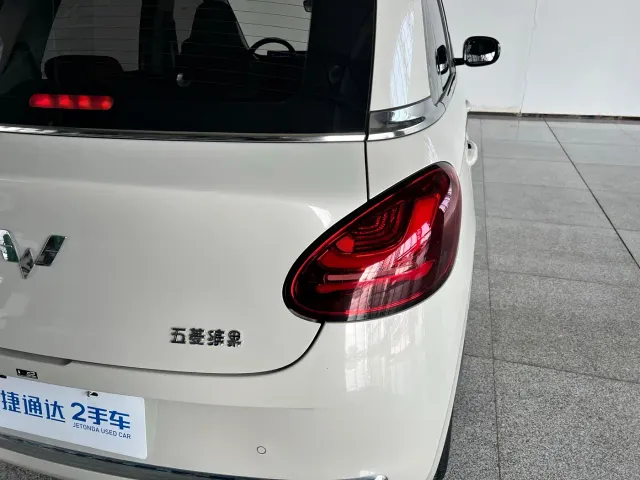 Wuling Bingo — Фото автомобиля 3