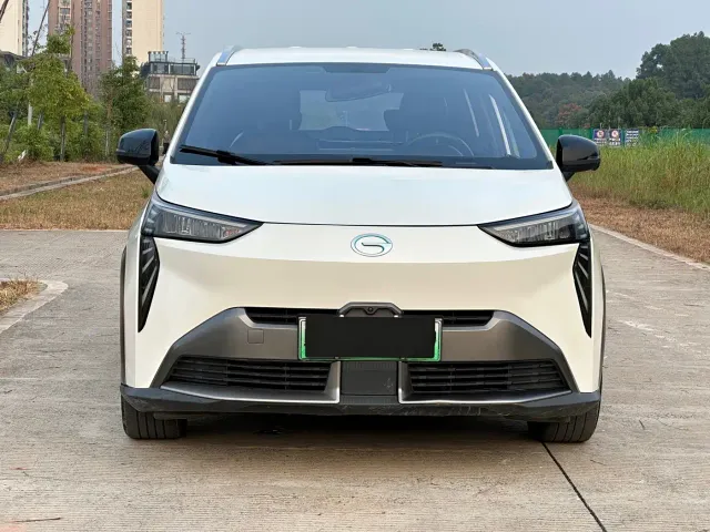 GAC Aion Y — Фото автомобиля 2