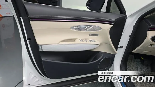 Genesis GV70 2.5T Бензин 2WD — Фото автомобиля 23