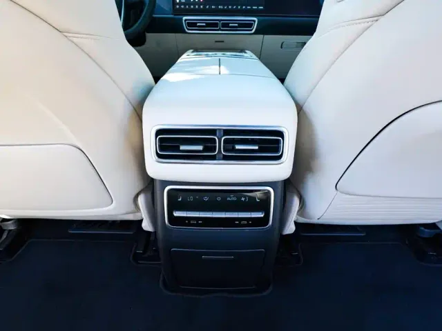 Li Auto L7 — Фото автомобиля 16