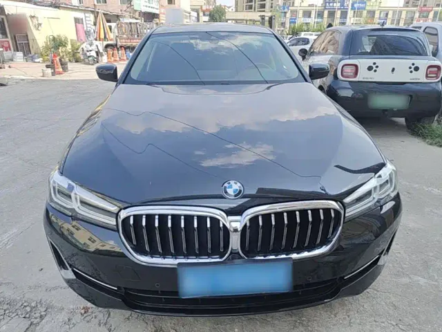 BMW 5 Series — Фото автомобиля 2
