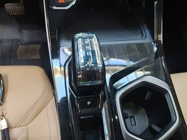 Geely Boyue L — Фото автомобиля 13
