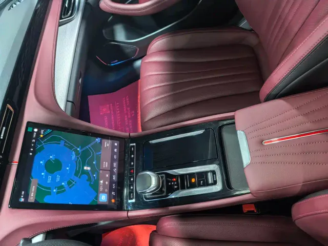 Hongqi H5 — Фото автомобиля 13