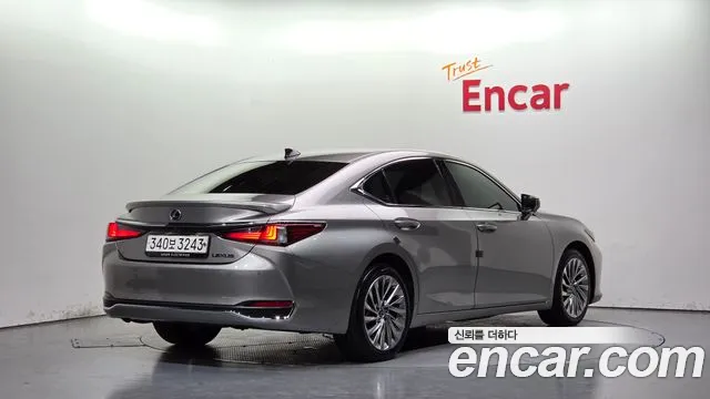 Lexus ES 7th Gen — Фото автомобиля 2