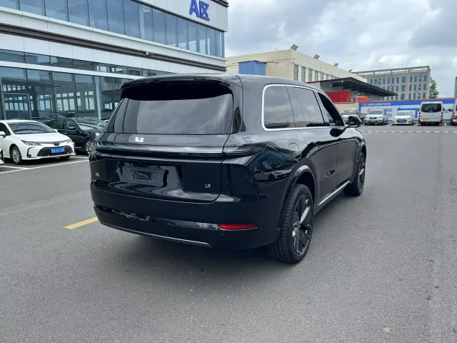Li Auto L9 — Фото автомобиля 4