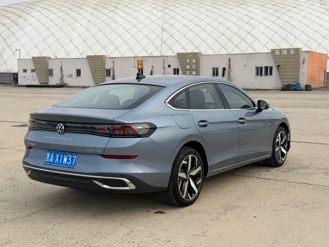 Volkswagen Lamando — Фото автомобиля 7