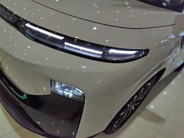 Leapmotor B10 — Фото автомобиля 23