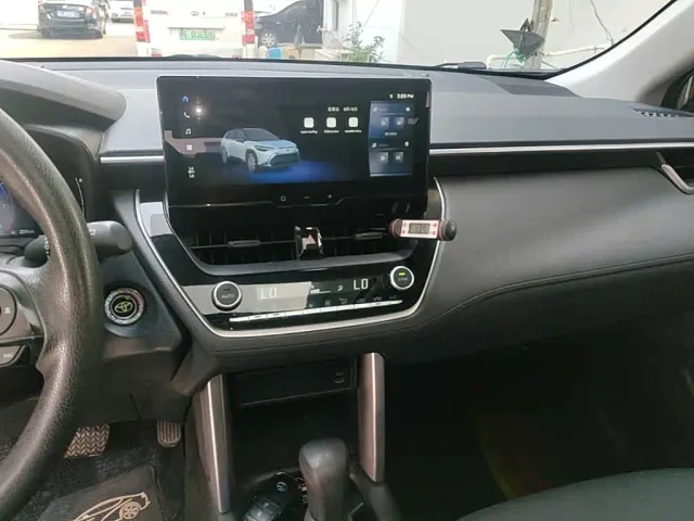 Toyota Frontlander — Фото автомобиля 12