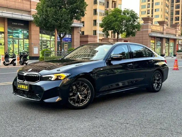 Фотография автомобиля — BMW 3 Series