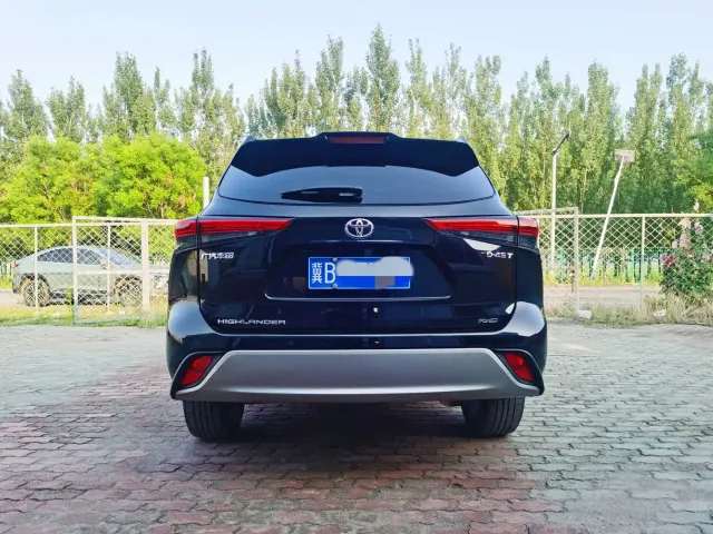 Toyota Highlander — Фото автомобиля 4