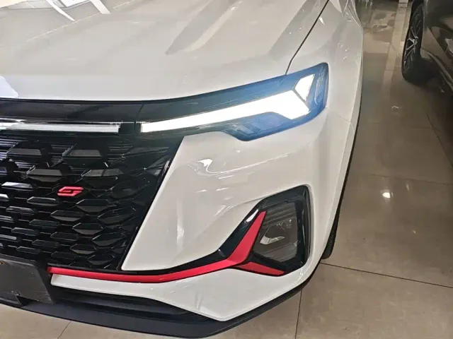 Changan CS35 Plus — Фото автомобиля 23