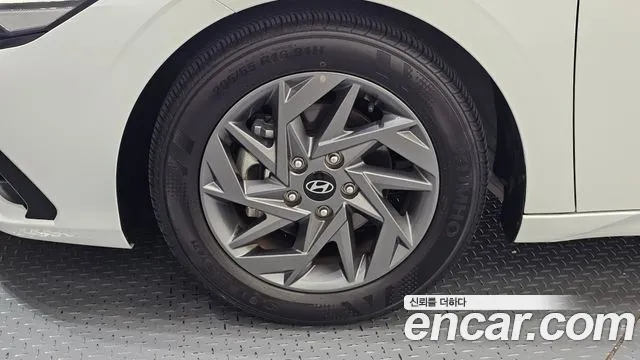 Hyundai Avante CN7 — Фото автомобиля 5