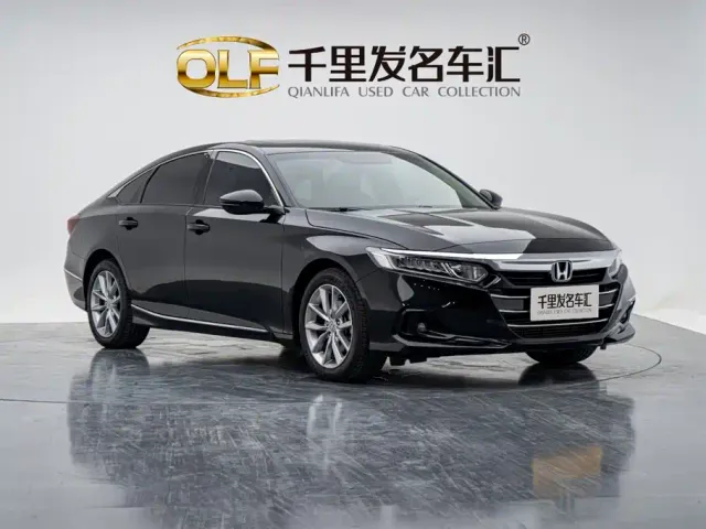 Honda Accord — Фото автомобиля 3