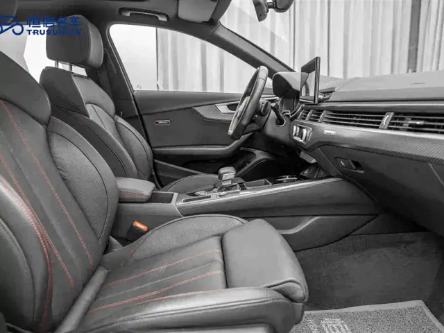 Audi A4L — Фото автомобиля 15