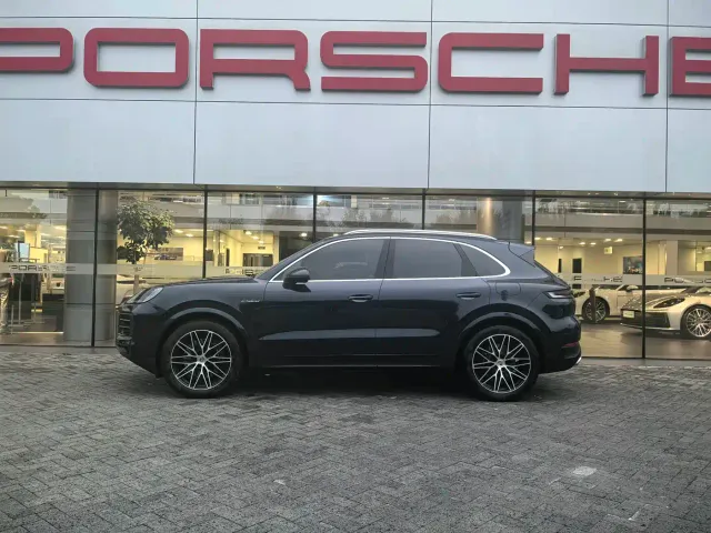 Porsche Cayenne — Фото автомобиля 3