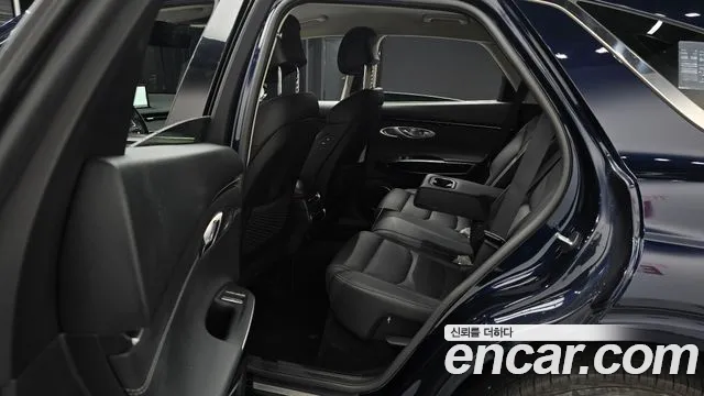 Genesis GV70 2.5T Бензин AWD — Фото автомобиля 11