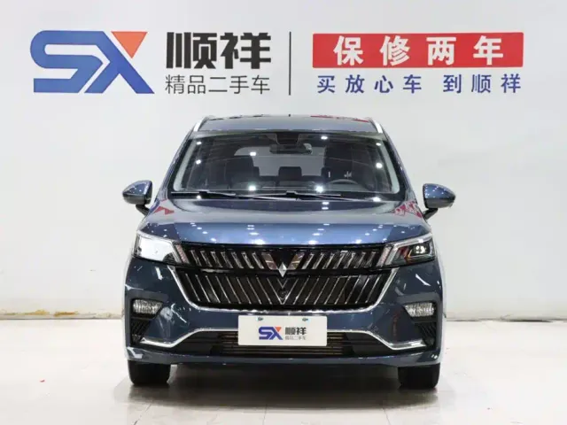 Wuling Jiachen — Фото автомобиля 3