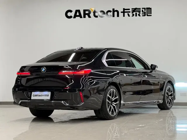 BMW 7 Series — Фото автомобиля 3