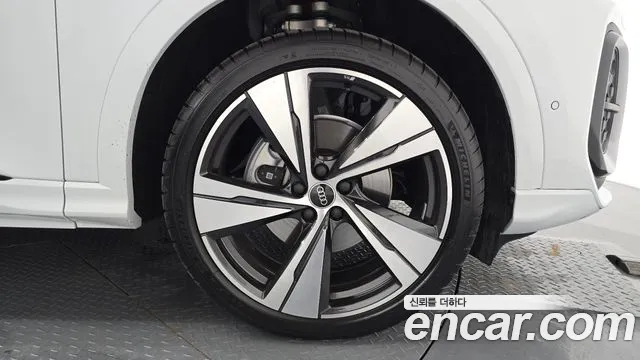 Audi Q5 40 TFSI quattro Sportback S Line — Фото автомобиля 20