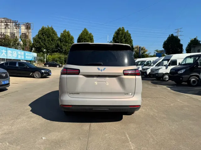 Wuling Starlight 730 — Фото автомобиля 3