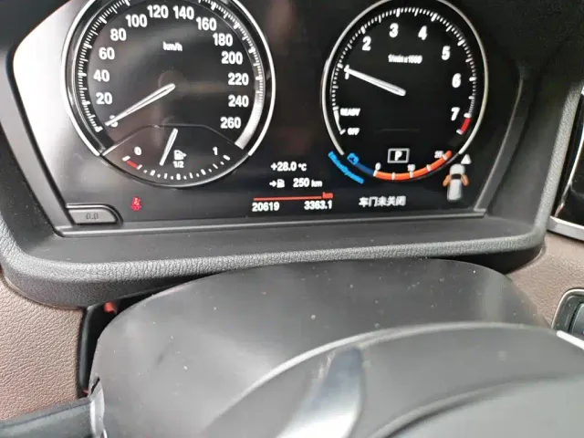 BMW X1 — Фото автомобиля 4