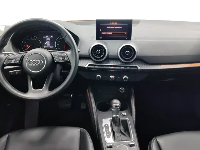 Audi Q2L — Фото автомобиля 12