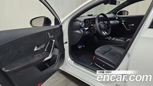 Mercedes-Benz A-Class — Фото автомобиля 10